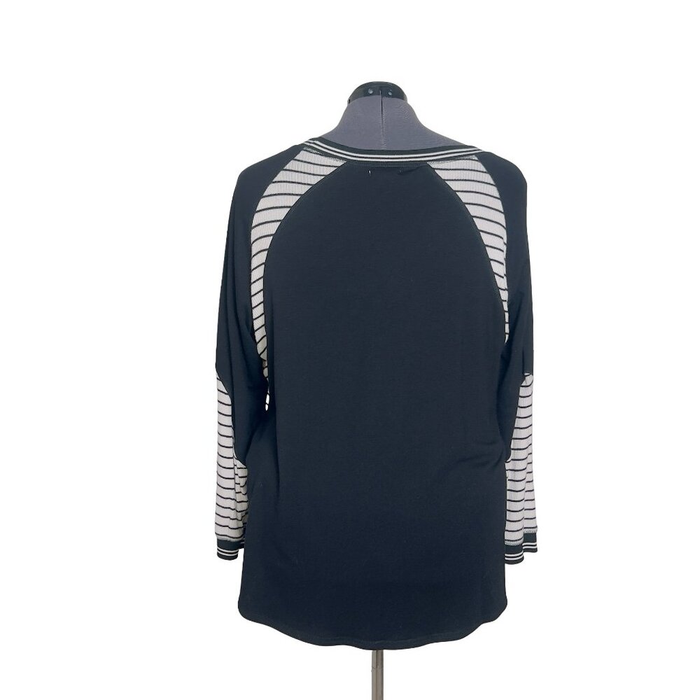 Maurices Black and White Colorblock Long Sleeve Shirt (Size 3X) - Picture 3 of 6